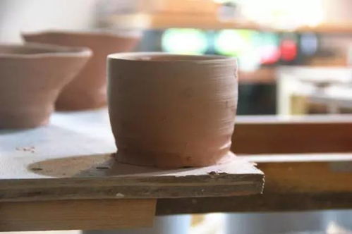 成都這所軍工廠，曾經造火藥現在搞文藝，耍一天都不得累